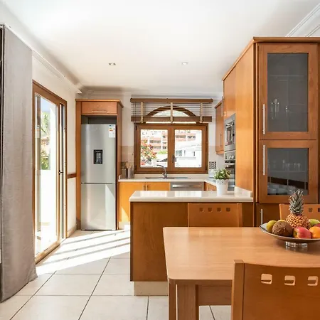Villa 1 Charming Conde Private Garden Pool, Bbq! *