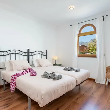 1 Charming Conde Private Garden Pool, Bbq! * Адехе